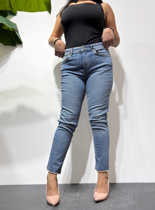SKINNY RAW HEM